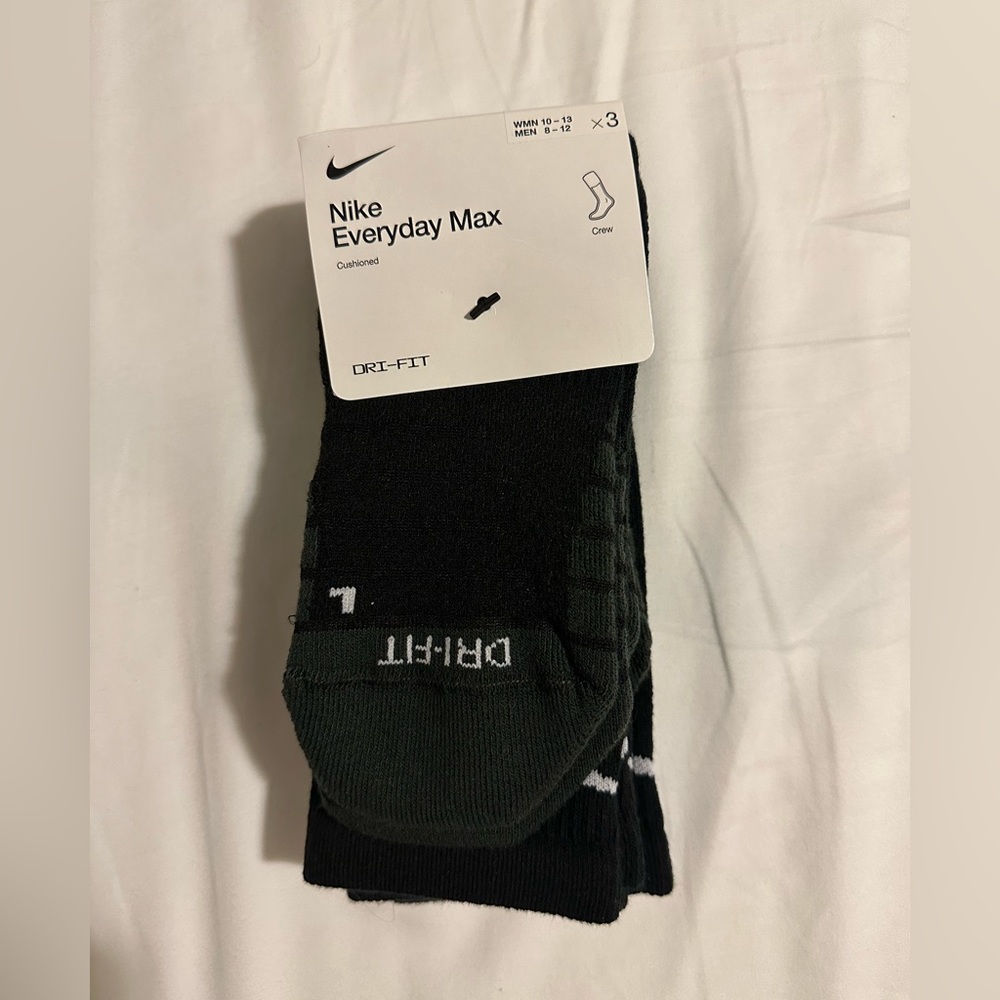 **New with Tags!** Nike Everyday Max Socks (pack of 3)